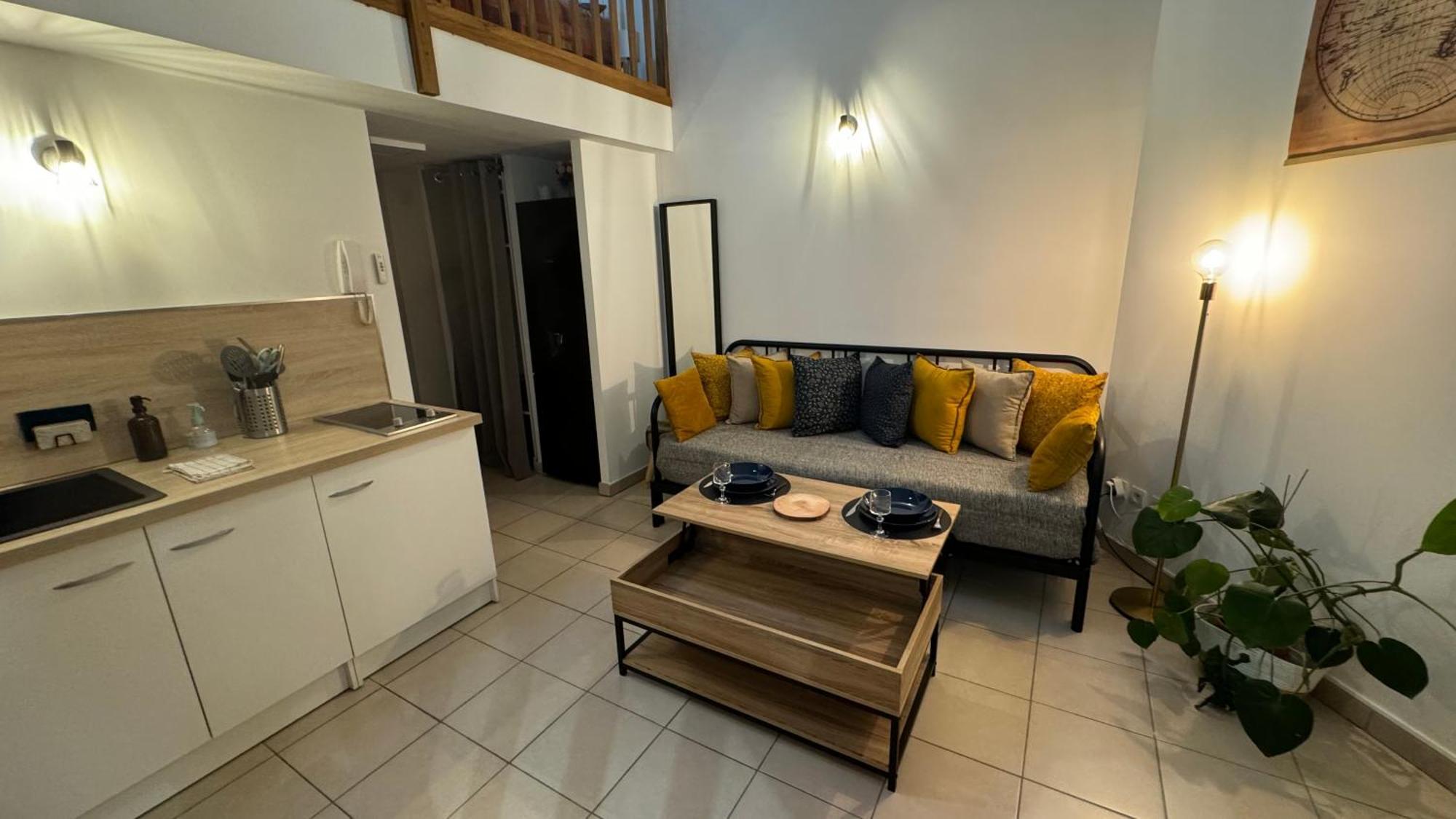 Addis 2 Apartment Salon-de-Provence